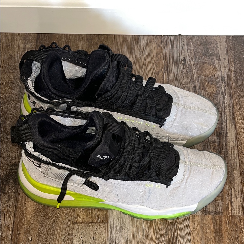 NIKE Air Jordan Proto 720 sneakers - Size 10.5